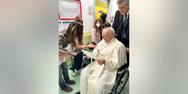 Pope Francis makes first public appearance post-surgery, visits children's ward before discharge from hospital 2 Pope Francis Gemini hospital