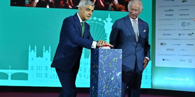 Sadiq Khan climate clock