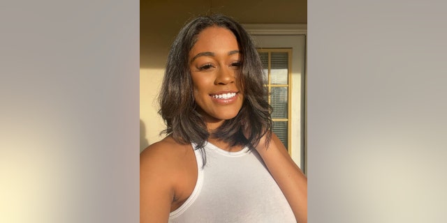Mia Kanu selfie