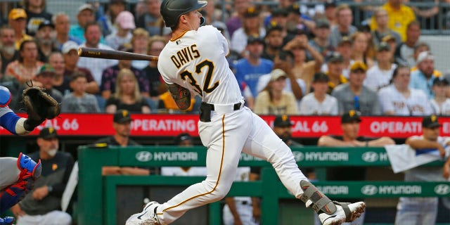 Henry Davis follows through on swing