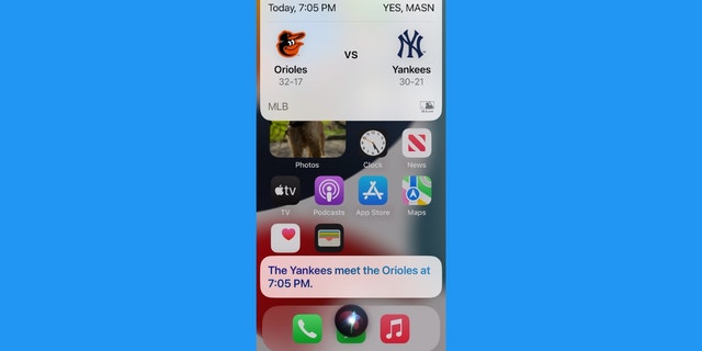 Screenshot of Siri tracking score of a Baseball game