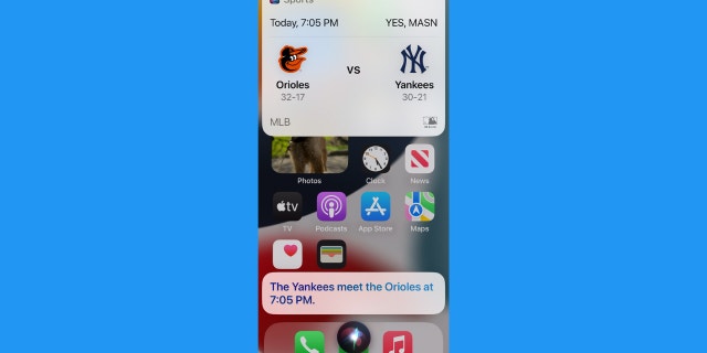 Siri'nin bir Beyzbol maçının puanını izlemesinin ekran görüntüsü