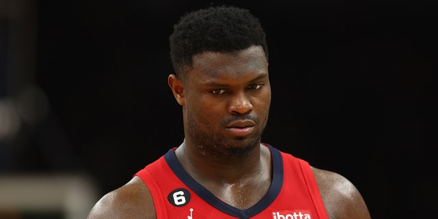 Zion Williamson contra los Suns