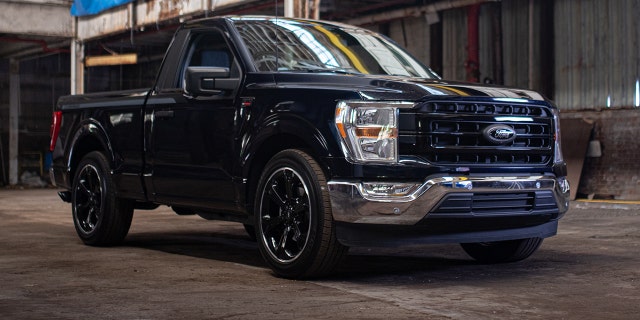ford 700 hero