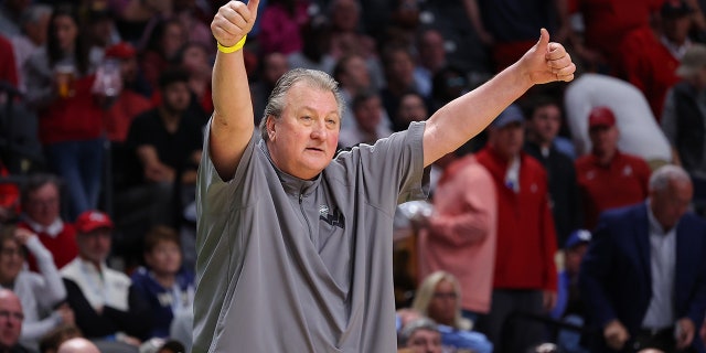 After a DUI conviction and resignation from West Virginia, Bob Huggins' daughter vehemently defends her father 1 Bob Huggins vs the Terrapins