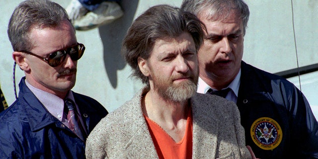 Unabomber escorted by federal agents