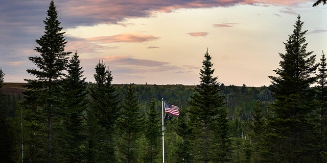La bandera estadounidense ondea en Patriot Park