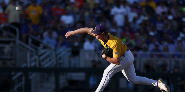 Thatcher Hurd pitching