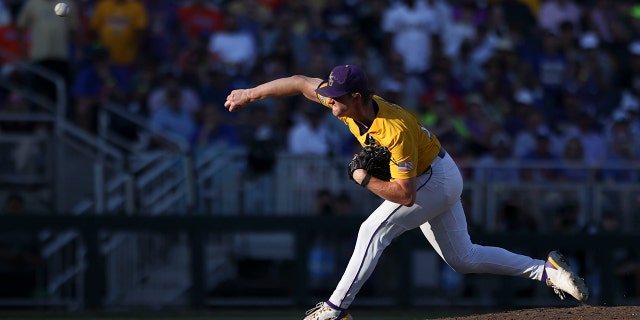 Thatcher Hurd pitching