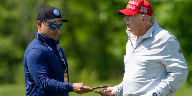 Walt Nauta plays golf with Trump