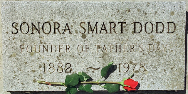 Grave of Sonora Smart Dodd