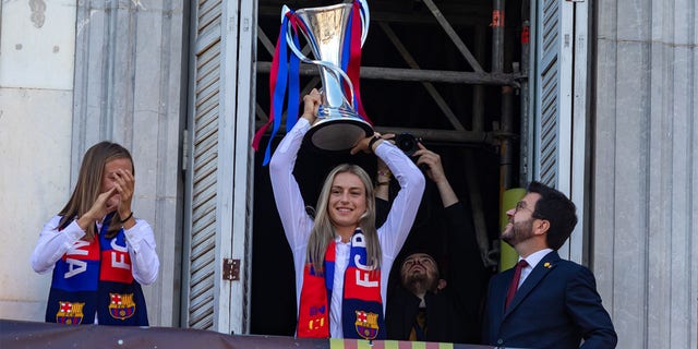 Alexia Putellas lifts trophy