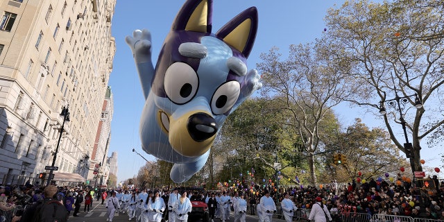 Bluey balloon