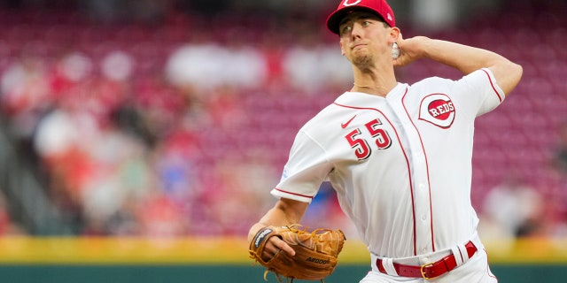Brandon Williamson pitches