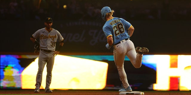 Milwaukee Brewers player runs the bases