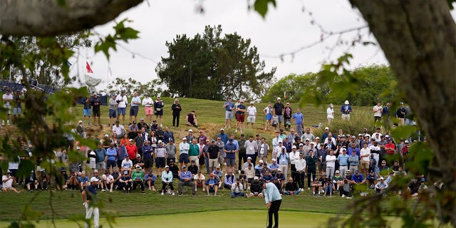 According to Bryson DeChambeau, there is "not as much tension" between PGA Tour and LIV players 2 Bryson DeChambeau hits putt