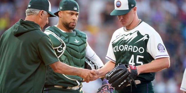 Chase Anderson walks off the mound