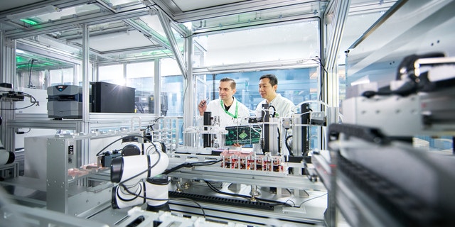 Insilico Medicine yapay zeka laboratuvarı