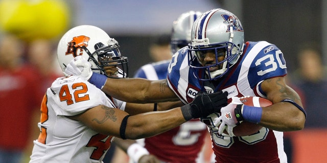 Dahrran Diedrick plays during a Montreal Alouettes game