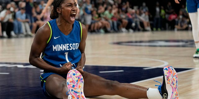 Diamond Miller celebrates