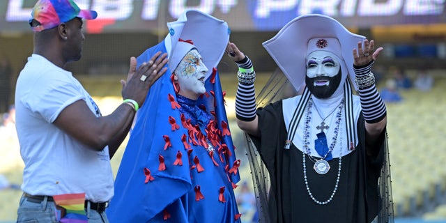 Sisters of Perpetual Indulgence receive the Community Hero
