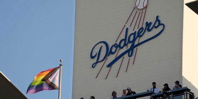 dodgers logo