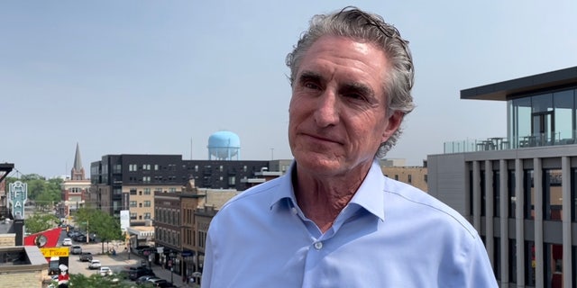 North Dakota Governor Doug Burgum solicits  donations in exchange for  gift cards