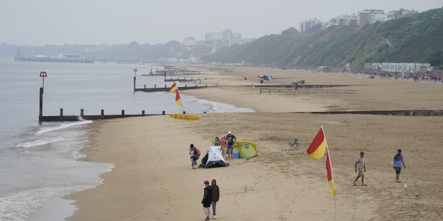 Niñas abusadas mientras nadaban en un balneario sacudido por una serie de agresiones sexuales: la policía 4 Playa de Boscombe en Dorset