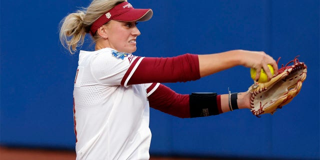 Mack Leonard throws a pitch