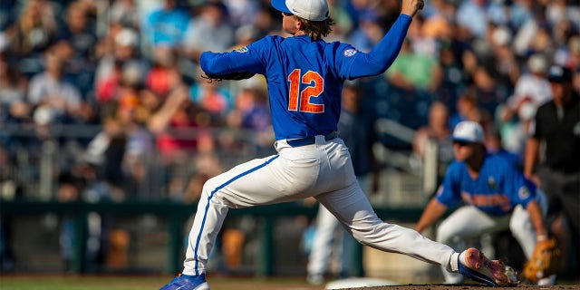 Florida takes hold of their College World Series bracket with victory over Oral Roberts 1 Hurston Waldrep throws pitch
