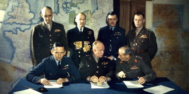 Portrait of generals. Eisenhower is in the bottom center.