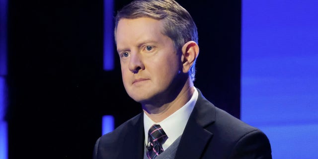 Ken Jennings plays on game show "The Chase"