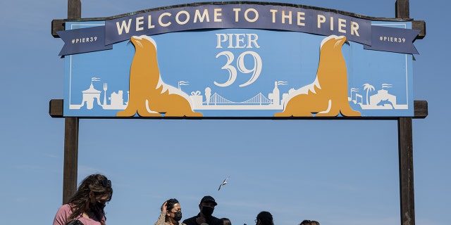 Pier 39, people walking