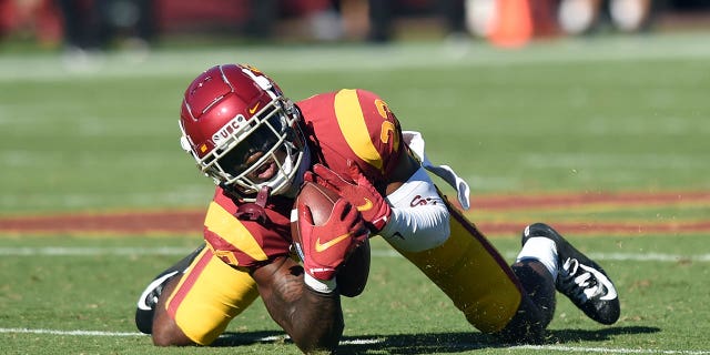 Joshua Jackson Jr. misses a catch during a game in 2021