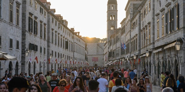 Un destino turístico popular quiere una prohibición total de bolsas a medida que aumentan los viajes posteriores a la pandemia 4 Prohibición del caso