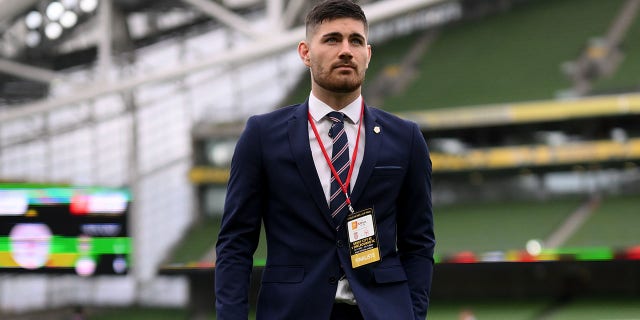 Shelbourne goalkeeper Scott van-Der-Sluis walks on to the pitch
