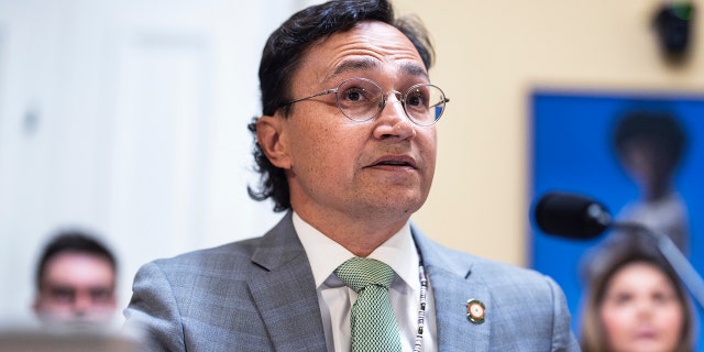 Chuck Hoskin Jr.