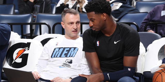 Darko Rajakovic talks to Jaren Jackson