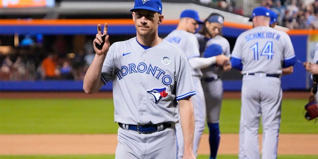 Chris Bassitt walks off the mound