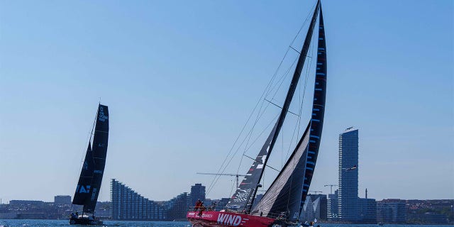 WindWhisper Racing Team start the race