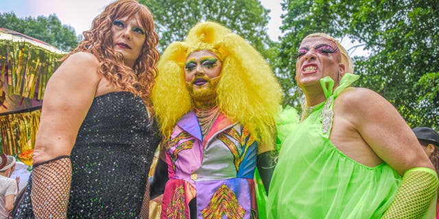 drag march participants