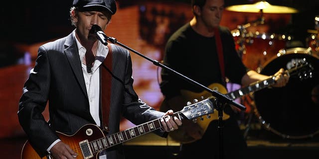 michael grimm performing on AGT