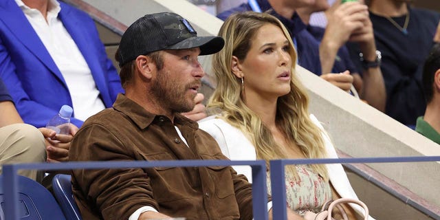 Bode Miller y su esposa Morgan Beck Miller en el US Open 2022