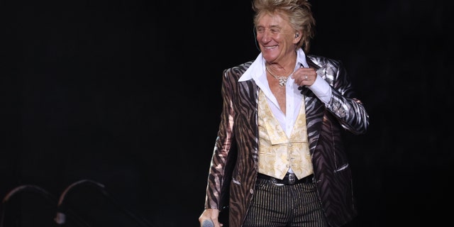 Rod Stewart performance