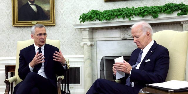 El presidente Biden se reunió con el secretario general Stoltenberg