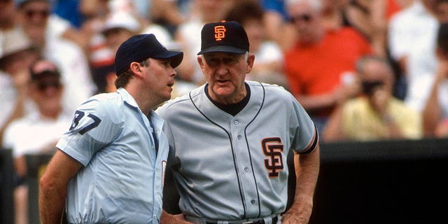 Giants manager Roger Craig argues with home plate umpire