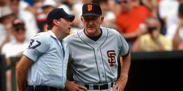 Giants manager Roger Craig argues with home plate umpire