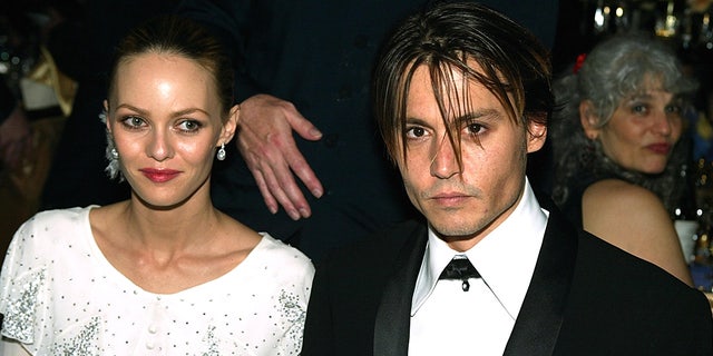 Johnny Depp and Vanessa Paradis at the 2004 Oscars Governors Ball
