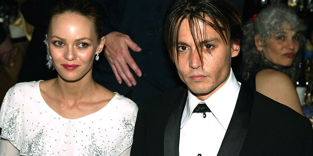 Johnny Depp and Vanessa Paradis at the 2004 Oscars Governors Ball