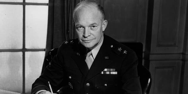 Eisenhower official portrait